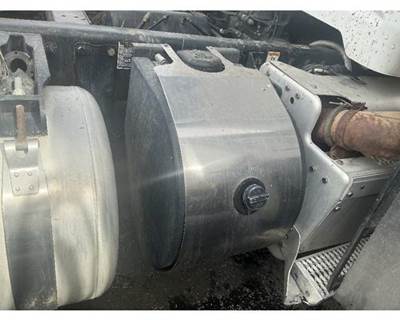 Peterbilt 384 DEF Tank