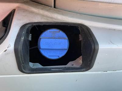 Volvo VNL780 DEF Tank