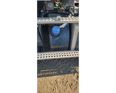 Volvo DEF Tank for a Volvo VNR64T