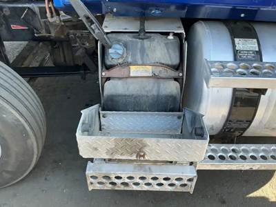 Western Star 4900FA DEF Tank for a Western Star 4900 FA