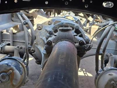Detroit Front Differential for a Freightliner Cascadia 125
