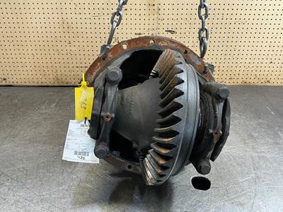 Detroit RT40-NFD Front Differential for a Freightliner CASCADIA
