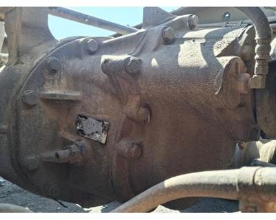 Eaton DSP40 Front Differential for a Peterbilt 579