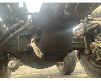 Eaton DSP40P Front Differential for a Peterbilt 384