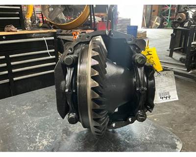 Detroit DA-RT-40.0-4 Rear Differential for a Freightliner CASCADIA