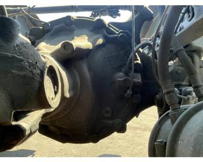 Detroit Rear Differential for a Freightliner Cascadia 126