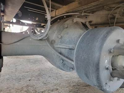 Eaton 17060S Rear Differential for a International 4200