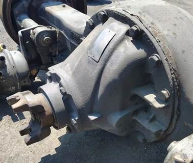 Eaton 17060S Rear Differential for a International 4300V