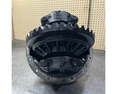 Eaton 21060S Rear Differential for a Peterbilt 335
