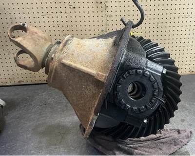 Eaton RS402 Rear Differential for a Kenworth T800
