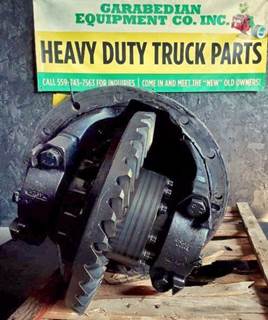 Eaton RS404 Rear Differential for a Freightliner FLD112