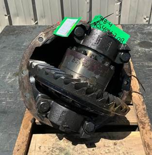 Eaton RS404 Rear Differential for a Freightliner FLD112