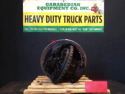 Eaton RS404 Rear Differential for a International 8600