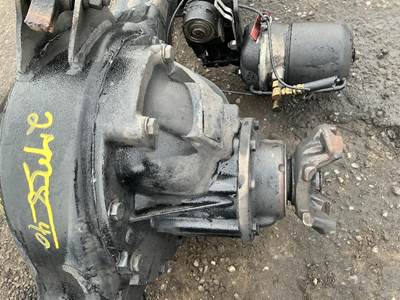 Mack Pinnacle CXU612 Rear Differential for a Mack CXU612