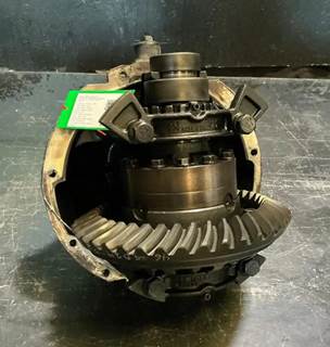 Meritor-Rockwell ME20165 Rear Differential for a Mack CXU633T