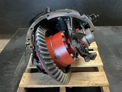 Meritor-Rockwell ME20165 Rear Differential for a Mack CXU633T