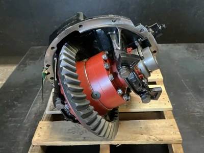 Meritor-Rockwell ME20165 Rear Differential for a Mack CXU633T