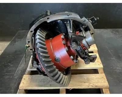 Meritor-Rockwell ME20165 Rear Differential for a Mack CXU613