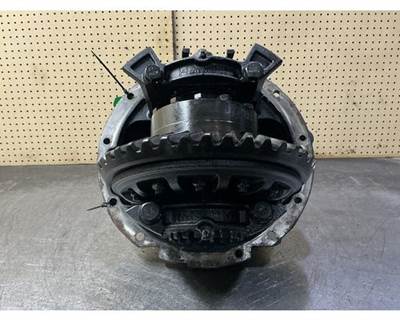 Meritor-Rockwell ME20165 Rear Differential for a Freightliner Cascadia 125