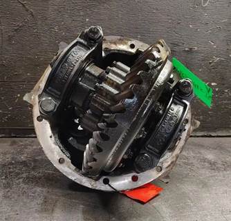 Meritor-Rockwell MR2014X Rear Differential for a Volvo VNL