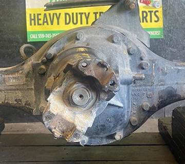 Meritor-Rockwell MR2014X Rear Differential for a Volvo VNL