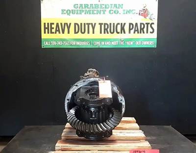 Meritor-Rockwell MR2014X Rear Differential for a Volvo VNL
