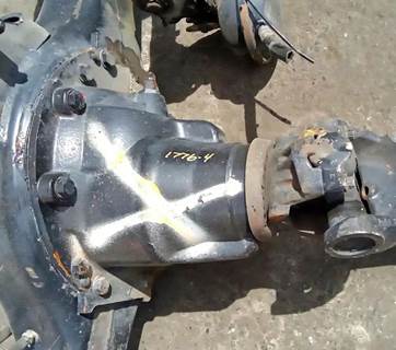 Meritor-Rockwell MR2014X Rear Differential for a Volvo VNL