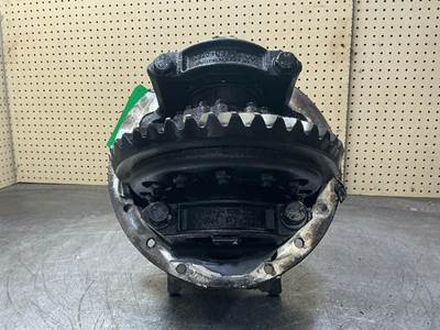 Meritor-Rockwell MR2014X Rear Differential for a Peterbilt 579