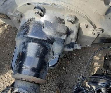 Meritor-Rockwell MR2014X Rear Differential for a Volvo VNL