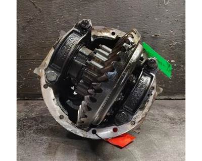 Meritor-Rockwell MR2014X Rear Differential for a Volvo VNL