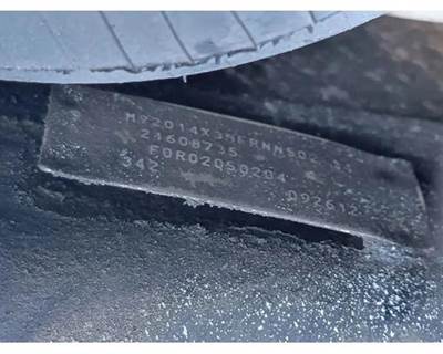 Meritor-Rockwell MR2014X Rear Differential for a Volvo VNL670