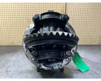 Meritor-Rockwell MR2014X Rear Differential for a Volvo VNL