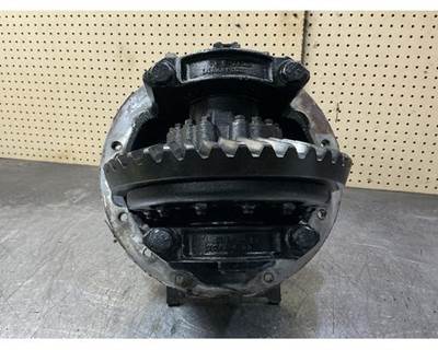 Meritor-Rockwell MR2014X Rear Differential for a Volvo VNL