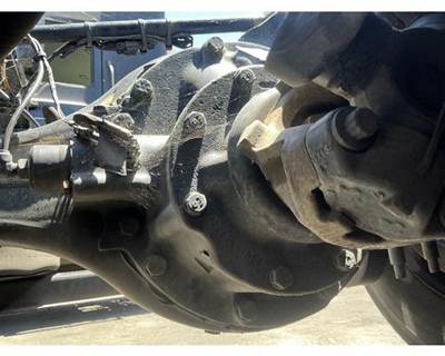 Meritor-Rockwell MR2014X Rear Differential for a Volvo VNM