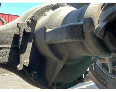 Meritor-Rockwell MR2014X Rear Differential for a Volvo VNL