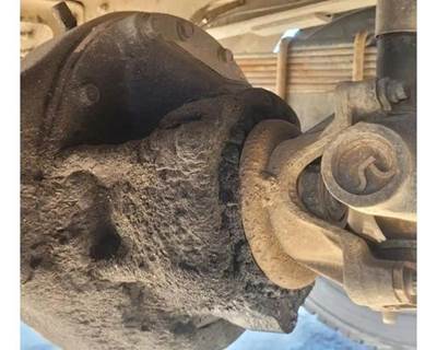 Meritor-Rockwell MS12113 Rear Differential for a Freightliner MT45 Chassis