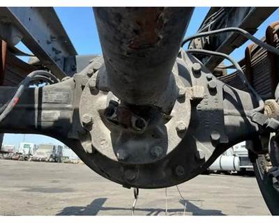 Meritor-Rockwell RS17140 Rear Differential for a Ford F700