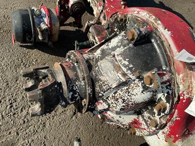 Meritor-Rockwell RS23160 Rear Differential for a Peterbilt 377