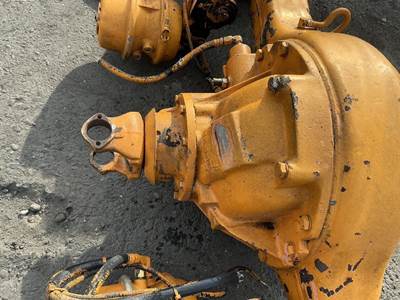 Meritor-Rockwell RSL23160 Rear Differential for a Ford L8513