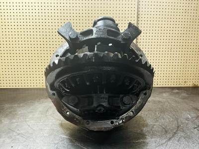 Meritor-Rockwell RSL23180 Rear Differential for a Freightliner FLD120