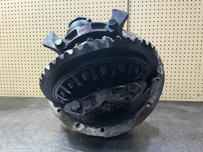 Meritor-Rockwell RSL23180 Rear Differential for a Freightliner FLD120