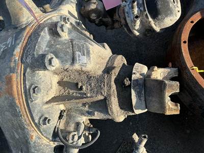 Meritor-Rockwell RSL23180 Rear Differential for a Freightliner FLD120