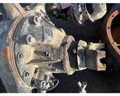 Meritor-Rockwell RSL23180 Rear Differential for a Freightliner FLD120
