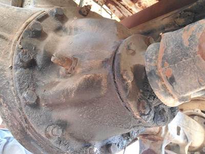 Meritor-Rockwell SLHD Rear Differential for a Ford 9000