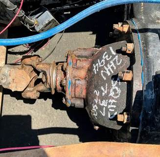 Meritor-Rockwell SQHD Rear Differential for a Ford F800