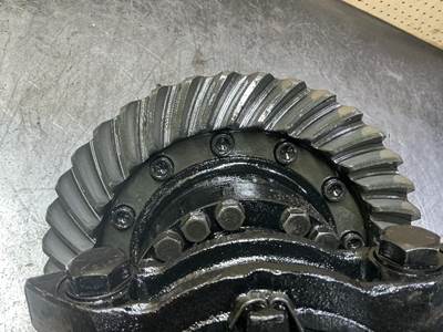 Meritor-Rockwell SQHD Rear Differential for a Ford F800