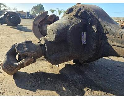 Spicer S135S Rear Differential for a International 1652