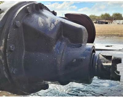 Spicer S150S Rear Differential for a International 1552-SC