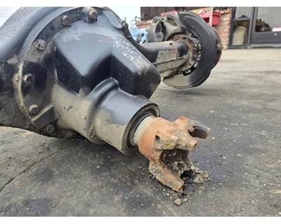 Spicer S150S Rear Differential for a International 1652
