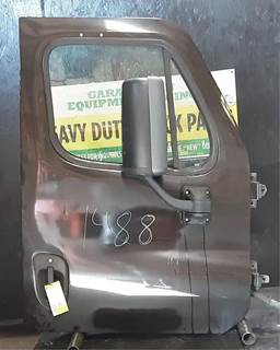 Freightliner Cascadia 113 Right Front Door Assembly